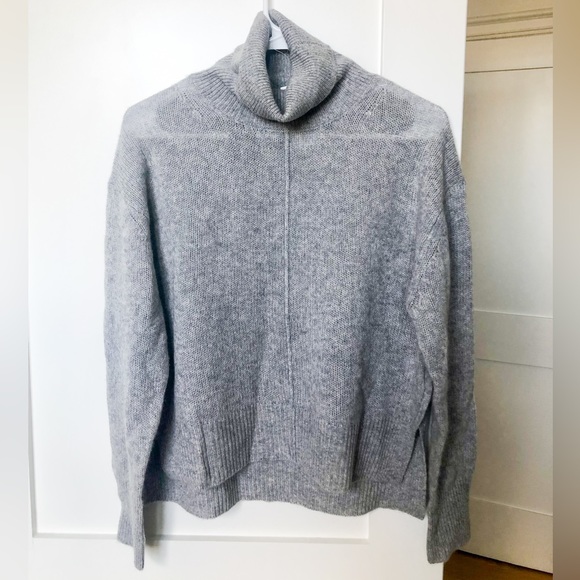 NWT grey Saks Fifth Avenue cashmere turtleneck sweater - Picture 2 of 4